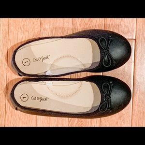 Black ballet flats